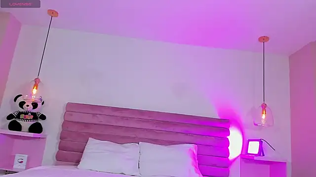 Snapshot of AbyCooper chatting on 03.06.25 AbyCooper online show from 03.06.25