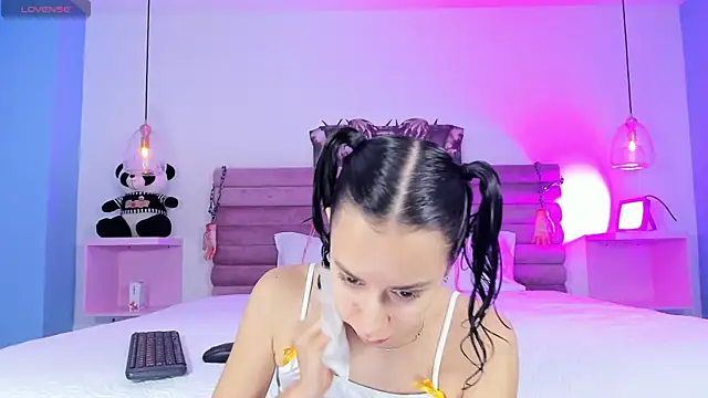 Snapshot of AbyCooper chatting on 10.06.25 AbyCooper online show from 10.06.25