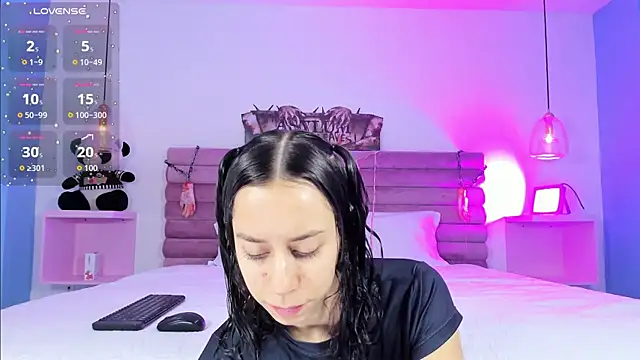 Snapshot of AbyCooper chatting on 10.11.25 AbyCooper online show from 10.11.25