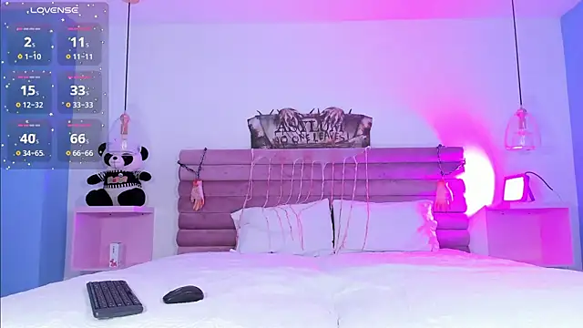 Snapshot of AbyCooper chatting on 10.15.25 AbyCooper online show from 10.15.25