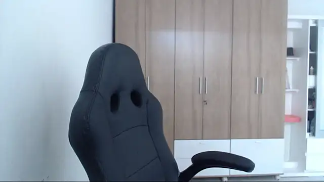 RoxanaLove9 online show from 02.27.26