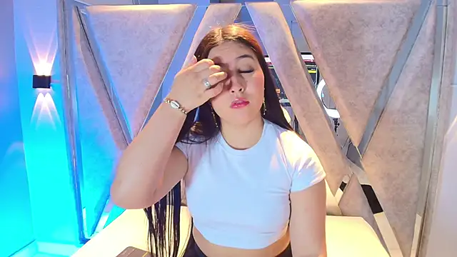 Annie9  online show from 11.28.25