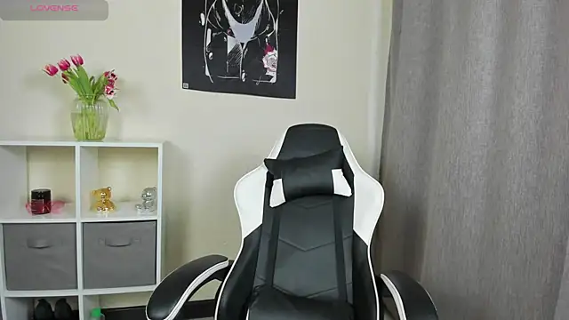 Snapshot of Eva_toy chatting on 03.13.25 Eva toy online show from 03.13.25