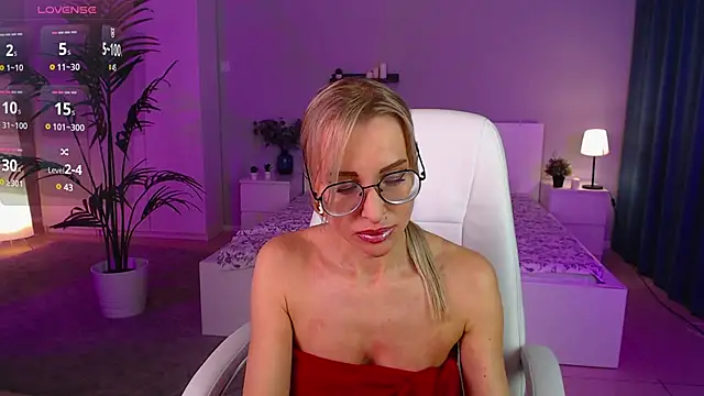 Fay Dunaway online show from 03.10.25