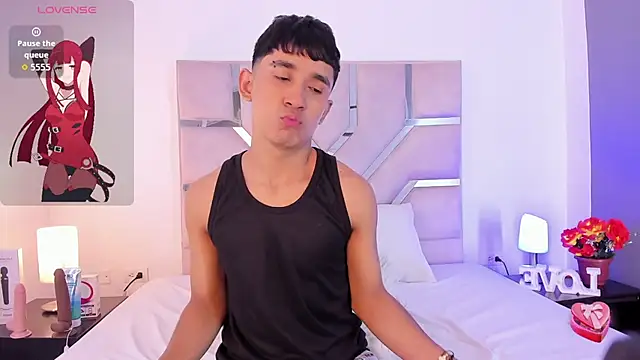 Thayler jones online show from 09.15.25