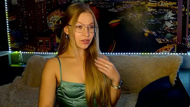 Snapshot of pusyavykusya chatting on 10.12.25 pusyavykusya online show from 10.12.25