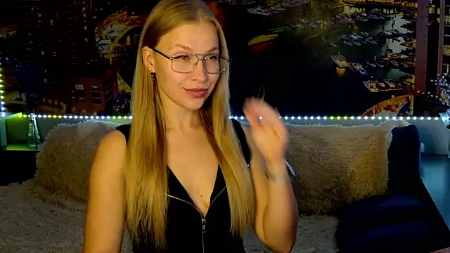 Snapshot of pusyavykusya chatting on 10.14.25 pusyavykusya online show from 10.14.25