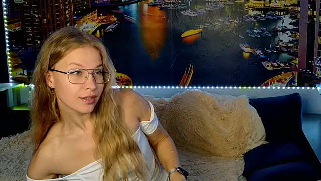 Snapshot of pusyavykusya chatting on 10.16.25 pusyavykusya online show from 10.16.25