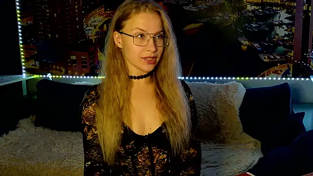 Snapshot of pusyavykusya chatting on 10.27.25 pusyavykusya online show from 10.27.25