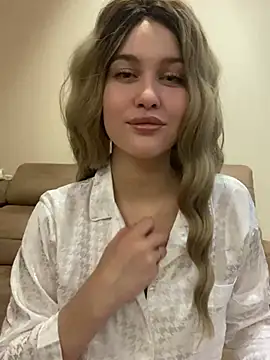 KikiWatson online show from 12.13.24