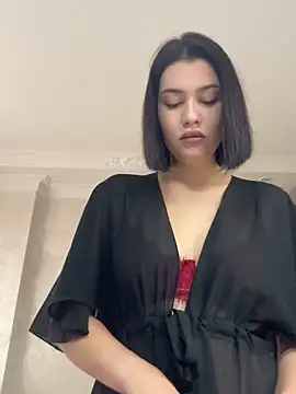 KikiWatson online show from 12.20.25