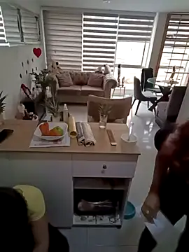 your red rose  online show from 02.15.25