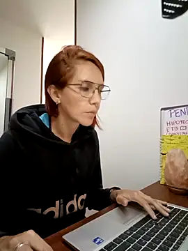 your red rose  online show from 02.28.25