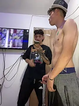 Snapshot of LatinBoysxxx chatting on 01.16.25 LatinBoysxxx online show from 01.16.25