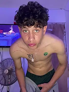 Snapshot of LatinBoysxxx chatting on 03.03.25 LatinBoysxxx online show from 03.03.25