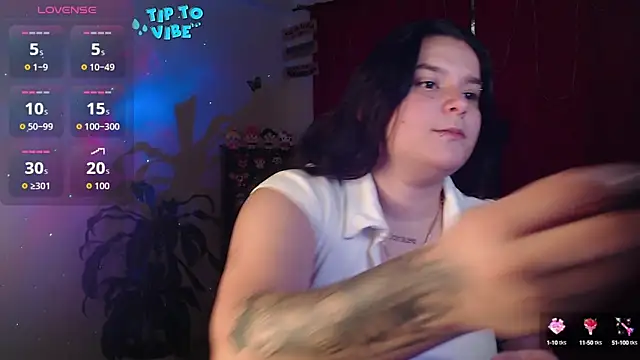 Snapshot of Nika_1_ chatting on 09.28.25 Nika 1 online show from 09.28.25