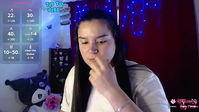 Snapshot of Nika_1_ chatting on 10.18.25 Nika 1 online show from 10.18.25