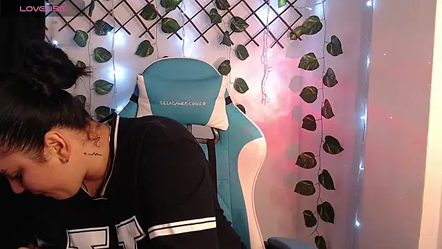 Nika 1  online show from 04.15.26