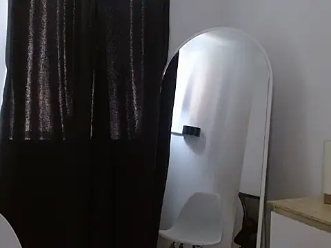 Snapshot of sophii12-12 chatting on 10.11.25 sophii12-12 online show from 10.11.25