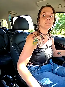 Snapshot of thatonespicychick chatting on 09.28.25 thatonespicychick online show from 09.28.25