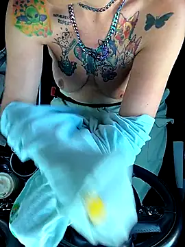 Snapshot of thatonespicychick chatting on 09.30.25 thatonespicychick online show from 09.30.25