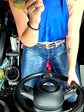 Snapshot of thatonespicychick chatting on 10.07.25 thatonespicychick online show from 10.07.25