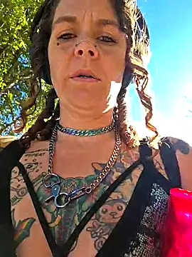 Snapshot of thatonespicychick chatting on 10.22.25 thatonespicychick online show from 10.22.25