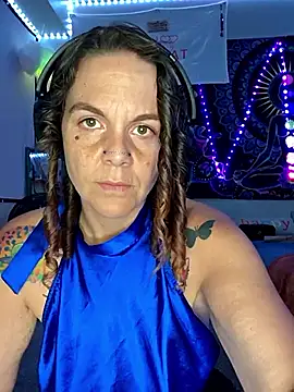 Snapshot of thatonespicychick chatting on 11.17.25 thatonespicychick online show from 11.17.25