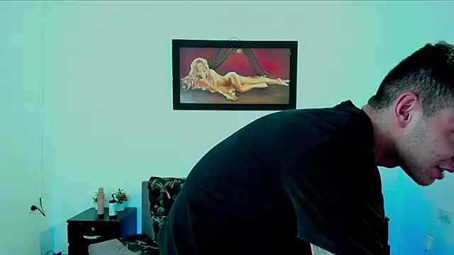 xXHot MalesXx online show from 02.13.25