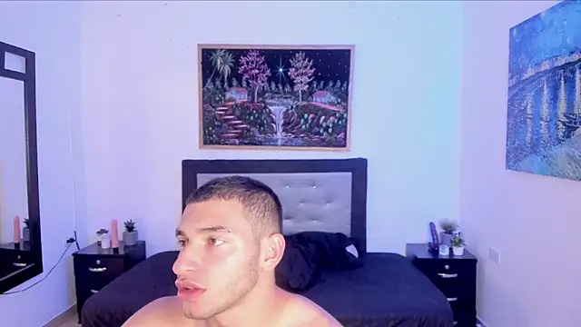 xXHot MalesXx online show from 09.19.25