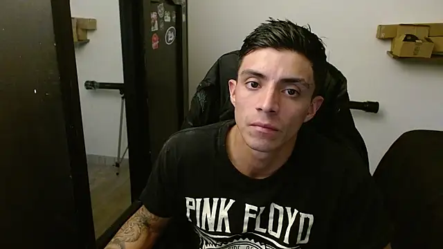 Snapshot of kv___xxx_ chatting on 04.24.26 kv xxx online show from 04.24.26