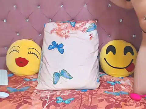 Snapshot of sharonbrown28 chatting on 11.08.25 sharonbrown28 online show from 11.08.25