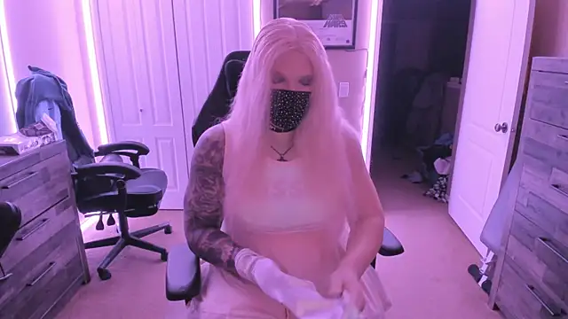 Snapshot of Sissydream123 chatting on 12.10.24 Sissydream123 online show from 12.10.24