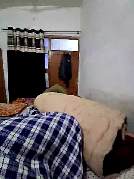 Snapshot of menakshiiikaur chatting on 12.14.24 menakshiiikaur online show from 12.14.24