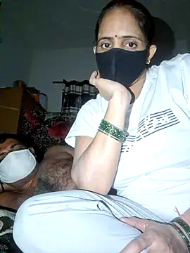 Snapshot of menakshiiikaur chatting on 09.18.25 menakshiiikaur online show from 09.18.25