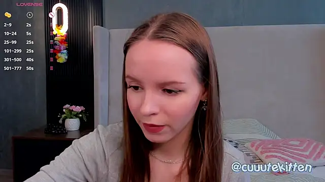 AlodiaHamblett online show from 10.04.25