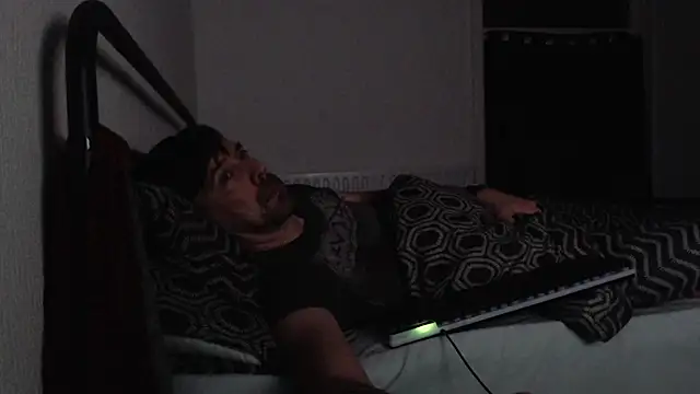 Snapshot of willybewild chatting on 11.08.25 willybewild online show from 11.08.25