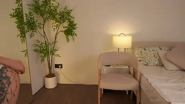 Peopleneedlove144 online show from 01.10.26