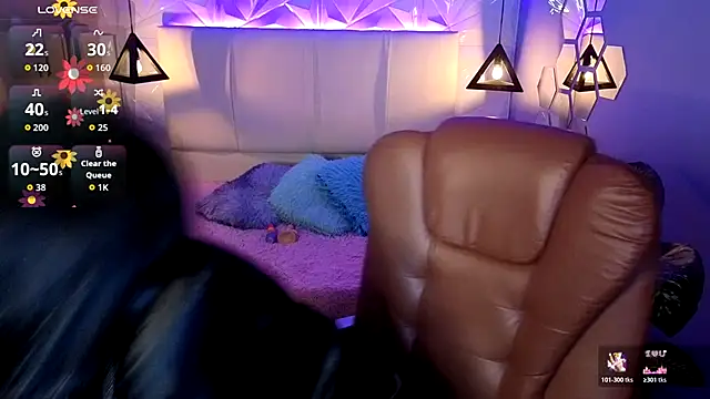 AlessiaVal  online show from 11.20.25