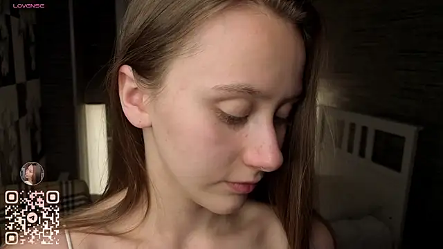 Snapshot of EthalBuffkin chatting on 10.04.25 EthalBuffkin online show from 10.04.25