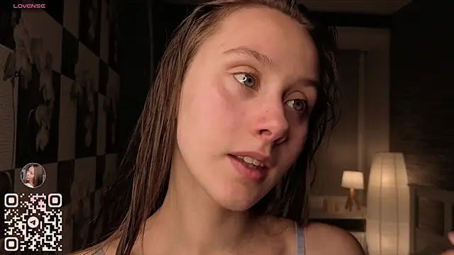 Snapshot of EthalBuffkin chatting on 10.08.25 EthalBuffkin online show from 10.08.25