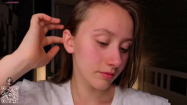 Snapshot of EthalBuffkin chatting on 10.19.25 EthalBuffkin online show from 10.19.25