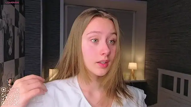 Snapshot of EthalBuffkin chatting on 10.30.25 EthalBuffkin online show from 10.30.25