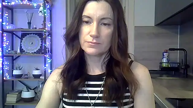 Snapshot of jainesummer chatting on 12.19.24 jainesummer online show from 12.19.24