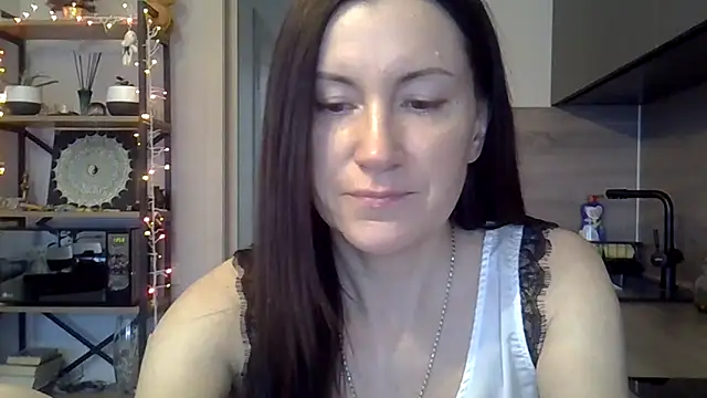 Snapshot of jainesummer chatting on 12.24.24 jainesummer online show from 12.24.24