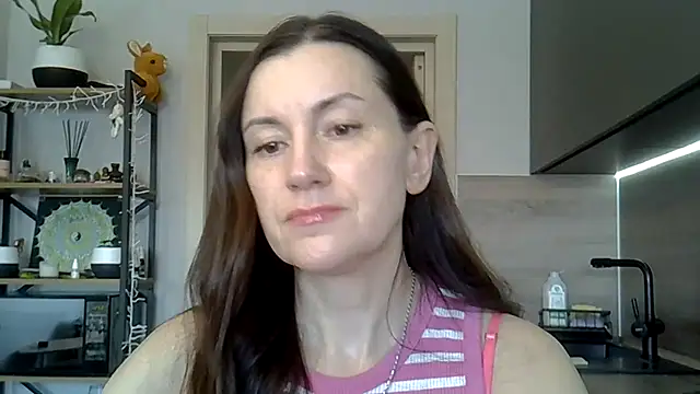 Snapshot of jainesummer chatting on 02.04.25 jainesummer online show from 02.04.25