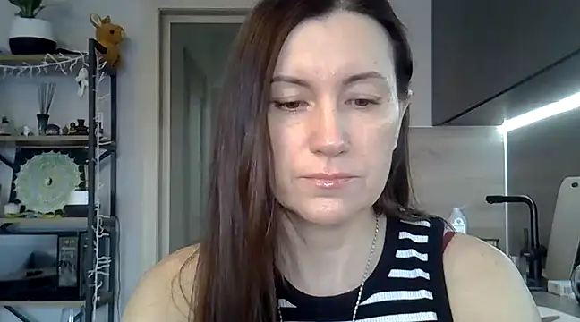 Snapshot of jainesummer chatting on 02.05.25 jainesummer online show from 02.05.25