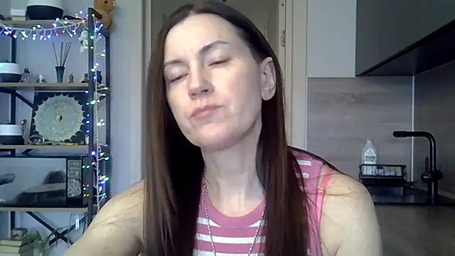 Snapshot of jainesummer chatting on 02.10.25 jainesummer online show from 02.10.25