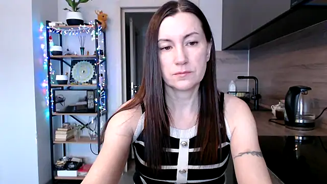 Snapshot of jainesummer chatting on 02.17.25 jainesummer online show from 02.17.25