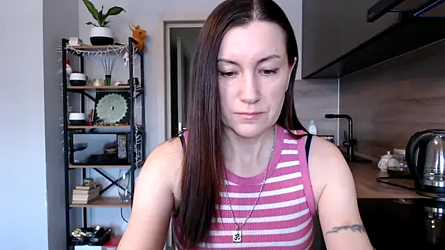 Snapshot of jainesummer chatting on 02.19.25 jainesummer online show from 02.19.25